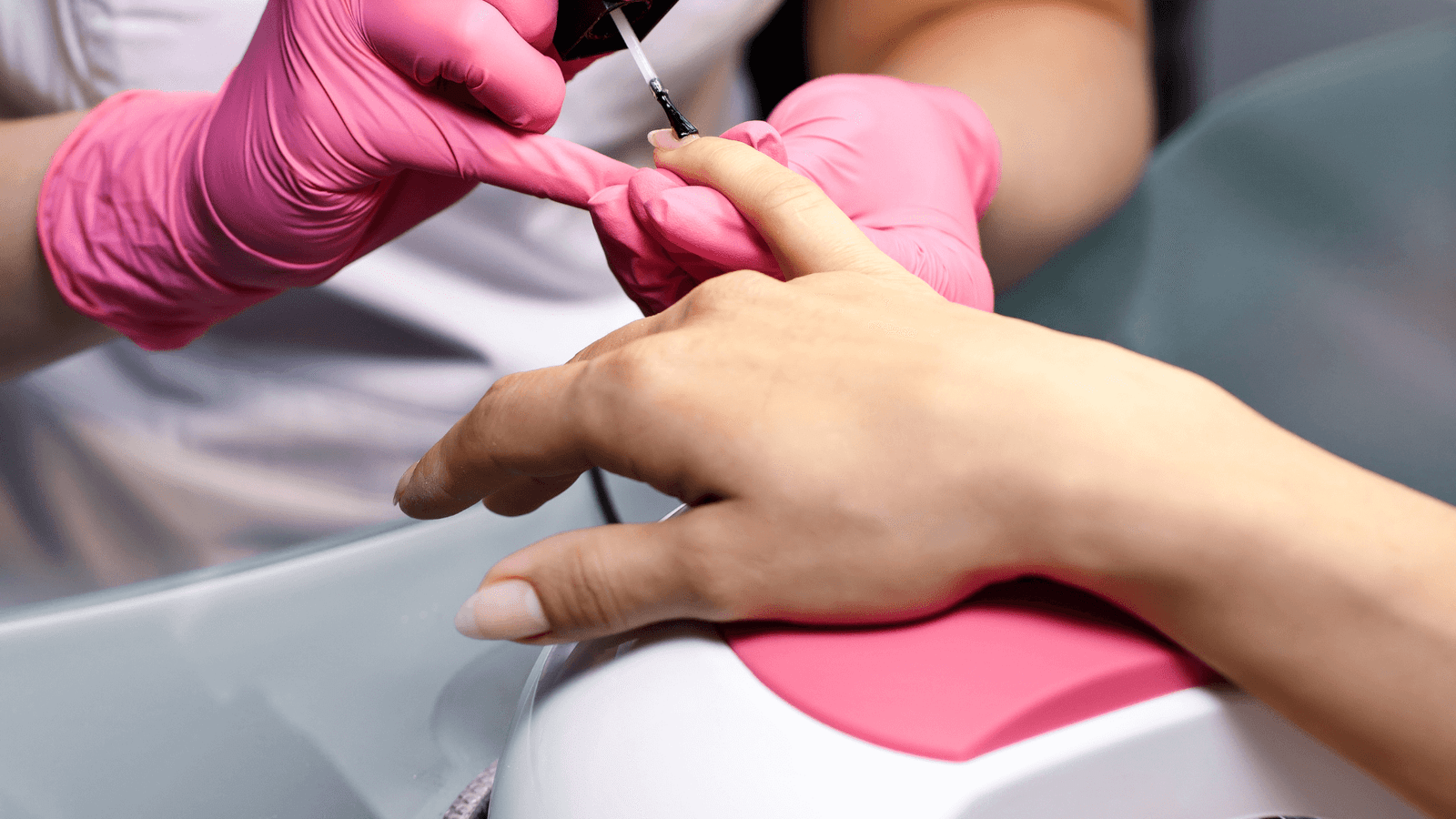 The Psychology Behind Compelling Nail Service Descriptions